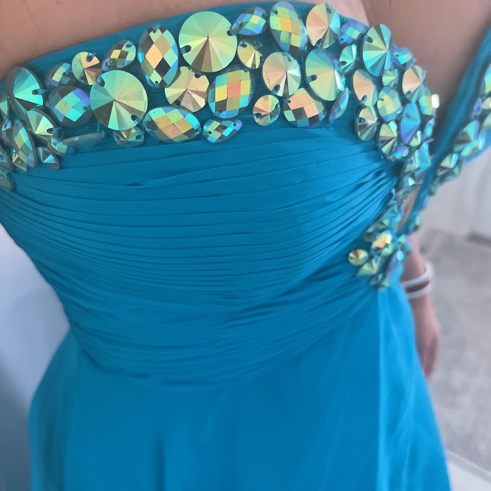 Prom Deess - Picture 3 of 4